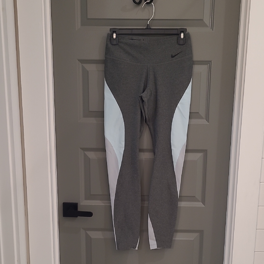 Women's Size Small Nike Gray and White Active Leggings